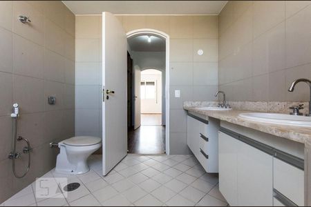 Apartamento à venda com 148m², 3 quartos e 2 vagasBanheiro da suíte