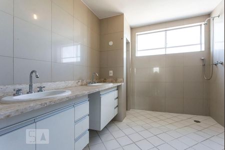 Apartamento à venda com 148m², 3 quartos e 2 vagasBanheiro da suíte
