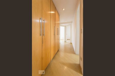 Corredor de apartamento para alugar com 4 quartos, 165m² em Vila Olímpia, São Paulo