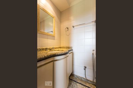 Apartamento à venda com 83m², 3 quartos e 2 vagasBanheiro da suíte