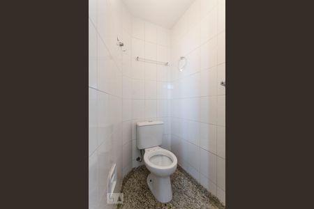 Banheiro de serviço de apartamento à venda com 3 quartos, 83m² em Paraíso do Morumbi, São Paulo