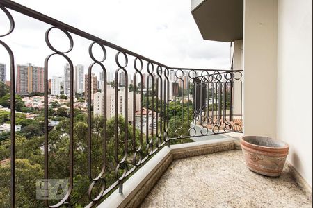 Apartamento à venda com 83m², 3 quartos e 2 vagasVaranda