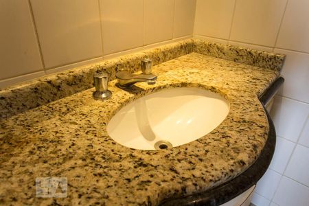 Apartamento à venda com 83m², 3 quartos e 2 vagasBanheiro da suíte