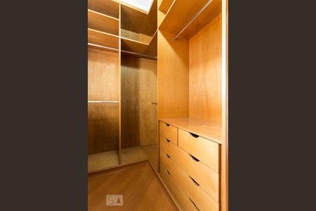 Apartamento à venda com 83m², 3 quartos e 2 vagasCloset