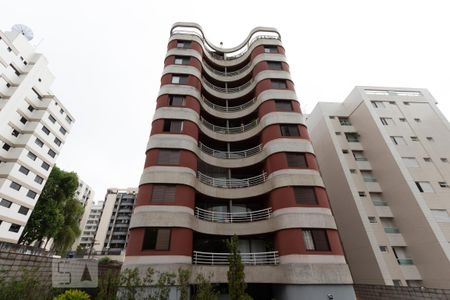 Apartamento para alugar com 140m², 3 quartos e 2 vagas Apartamento para alugar com 140m², 3 quartos e 2 vagasFachada