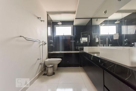 Apartamento à venda com 320m², 4 quartos e 4 vagas Apartamento à venda com 320m², 4 quartos e 4 vagasBanheiro Suite 03