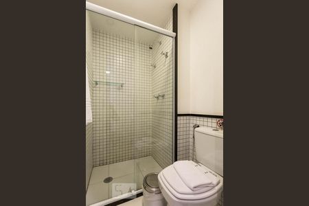 Banheiro de apartamento para alugar com 1 quarto, 47m² em Brooklin Paulista, São Paulo