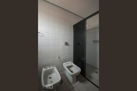 Banheiro de apartamento para alugar com 3 quartos, 165m² em Vila Brasílio Machado, São Paulo
