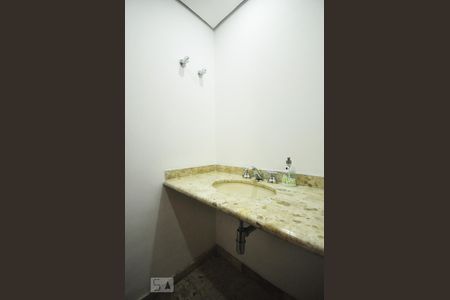 lavabo de apartamento para alugar com 4 quartos, 300m² em Paraíso do Morumbi, São Paulo