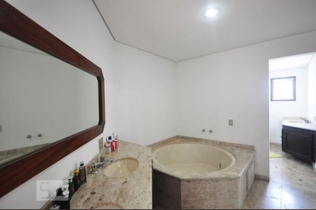 Apartamento para alugar com 300m², 4 quartos e 4 vagasbanheiro suíte 4