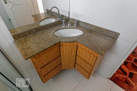 Apartamento à venda com 110m², 3 quartos e sem vagaBanheiro