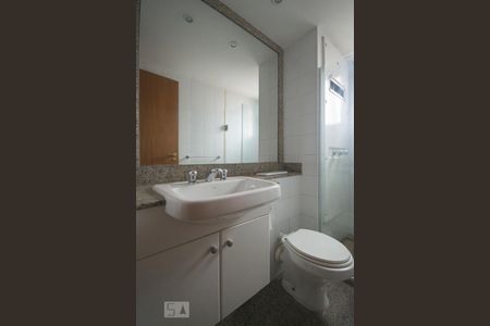 Banheiro de apartamento à venda com 4 quartos, 170m² em Vila Suzana, São Paulo