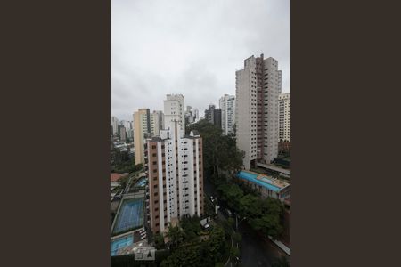 Vista de apartamento à venda com 4 quartos, 170m² em Vila Suzana, São Paulo