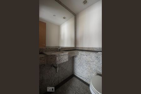 Lavabo de apartamento à venda com 4 quartos, 170m² em Vila Suzana, São Paulo