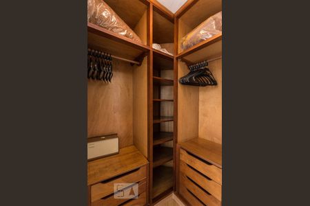 Closet de apartamento à venda com 1 quarto, 50m² em Campo Belo, São Paulo