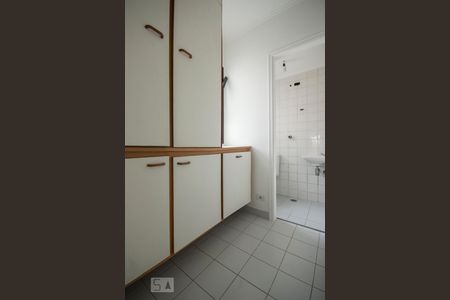 Apartamento à venda com 100m², 3 quartos e 2 vagasQuarto Serviço