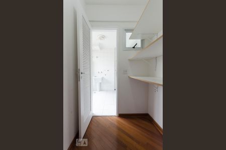 Apartamento para alugar com 90m², 2 quartos e 2 vagasQuarto de de serviço