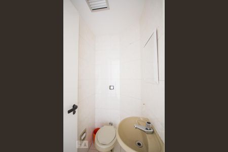 Banheiro de apartamento para alugar com 1 quarto, 40m² em Brooklin Paulista, São Paulo