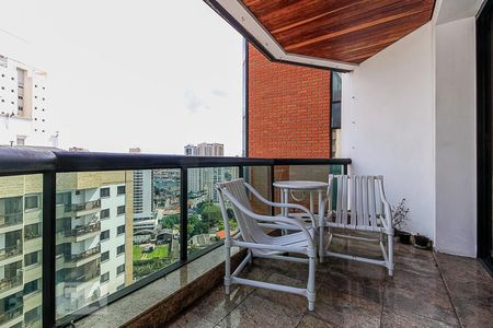 Apartamento à venda com 160m², 3 quartos e 2 vagasVaranda