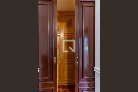 Apartamento para alugar com 280m², 2 quartos e 1 vagaSuíte 2 - Closet