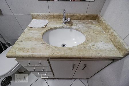 Apartamento à venda com 74m², 2 quartos e sem vaga Apartamento à venda com 74m², 2 quartos e sem vagaBanheiro