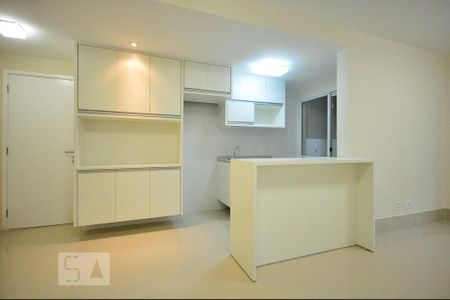 cozinha de apartamento à venda com 2 quartos, 75m² em Vila Andrade, São Paulo