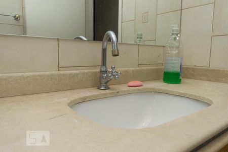 Detalhe do banheiro de apartamento para alugar com 2 quartos, 65m² em Vila Paulista, São Paulo