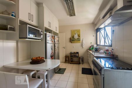 Apartamento à venda com 150m², 3 quartos e 3 vagasCozinha