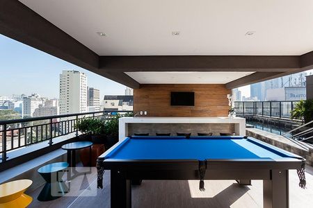Lounge com snooker e bar de apartamento para alugar com 1 quarto, 41m² em Centro, São Paulo