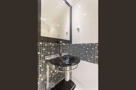 Banheiro de apartamento à venda com 1 quarto, 65m² em Perdizes, São Paulo