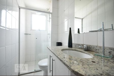 banheiro de apartamento para alugar com 2 quartos, 55m² em Vila Andrade, São Paulo