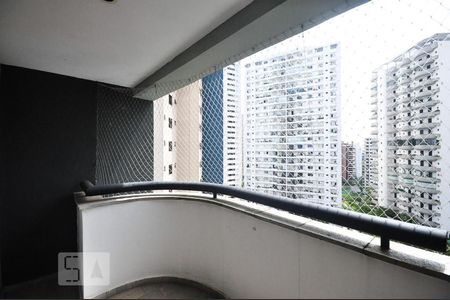 varanda  de apartamento à venda com 3 quartos, 300m² em Vila Suzana, São Paulo