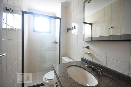 banheiro de apartamento à venda com 3 quartos, 300m² em Vila Suzana, São Paulo