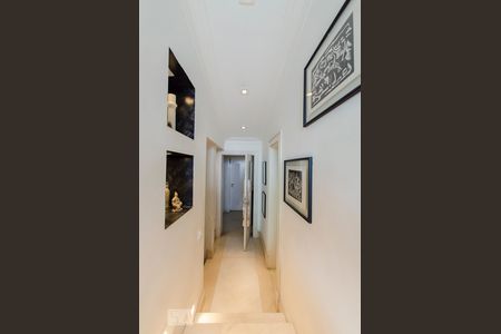 Apartamento para alugar com 367m², 4 quartos e 3 vagas Apartamento para alugar com 367m², 4 quartos e 3 vagasCorredor - Cobertura