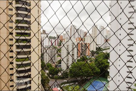 Apartamento para alugar com 367m², 4 quartos e 3 vagas Apartamento para alugar com 367m², 4 quartos e 3 vagasVista da suíte 2