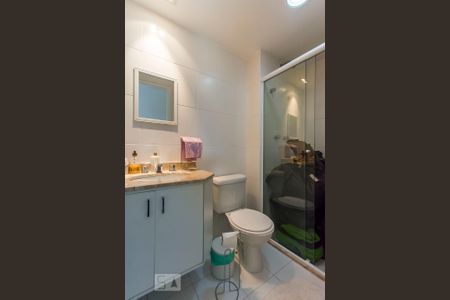 Banheiro de apartamento para alugar com 2 quartos, 63m² em Água Branca, São Paulo