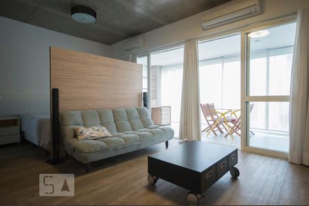 Sala/Suíte de apartamento à venda com 1 quarto, 65m² em Itaim Bibi, São Paulo