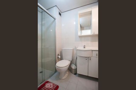 Banheiro de apartamento à venda com 1 quarto, 45m² em Pinheiros, São Paulo