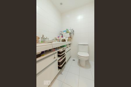 Apartamento à venda com 154m², 3 quartos e 3 vagasBanheiro da suíte 3