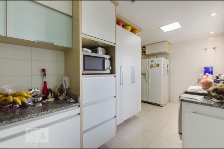 Apartamento à venda com 154m², 3 quartos e 3 vagasCozinha