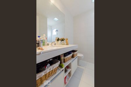 Apartamento à venda com 154m², 3 quartos e 3 vagasBanheiro da suíte 2