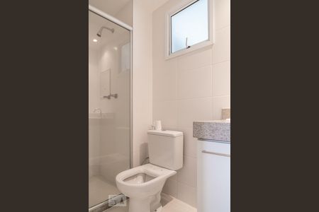 Banheiro de apartamento para alugar com 2 quartos, 76m² em Vila Guarani, São Paulo