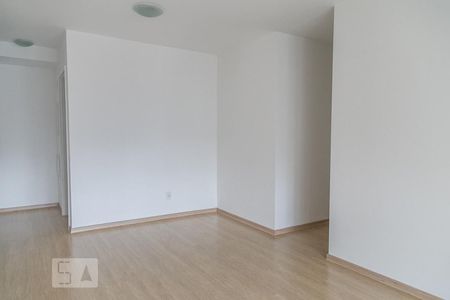 Sala de apartamento para alugar com 2 quartos, 76m² em Vila Guarani, São Paulo