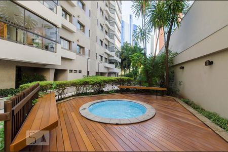 Apartamento para alugar com 290m², 4 quartos e 4 vagasÔfuro/Hidromassagem na área comum