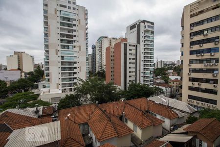 Sala vista de apartamento para alugar com 1 quarto, 48m² em Pinheiros, São Paulo