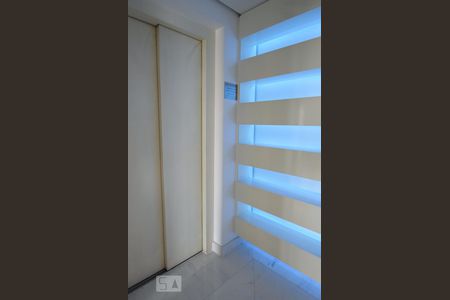 Elevador privativo de apartamento para alugar com 2 quartos, 204m² em Jardim Vila Mariana, São Paulo