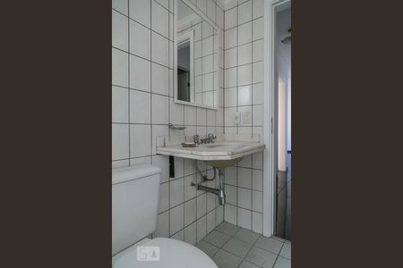 Banheiro de apartamento à venda com 2 quartos, 55m² em Bela Vista, São Paulo