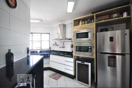 Apartamento para alugar com 155m², 4 quartos e 4 vagascozinha