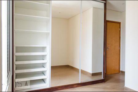 Apartamento à venda com 98m², 2 quartos e 2 vagasSuíte