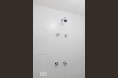 Banheiro de apartamento para alugar com 2 quartos, 66m² em Parque Industrial Tomas Edson, São Paulo